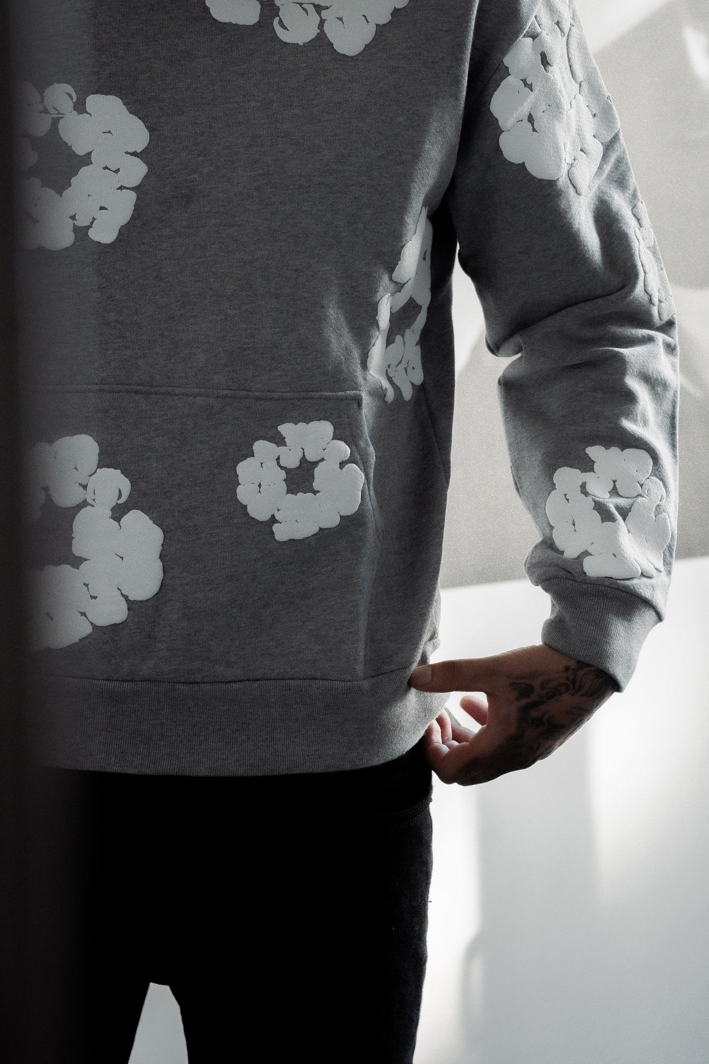 HOODIE GRIS DENIM TEARS WREATH EN COTON